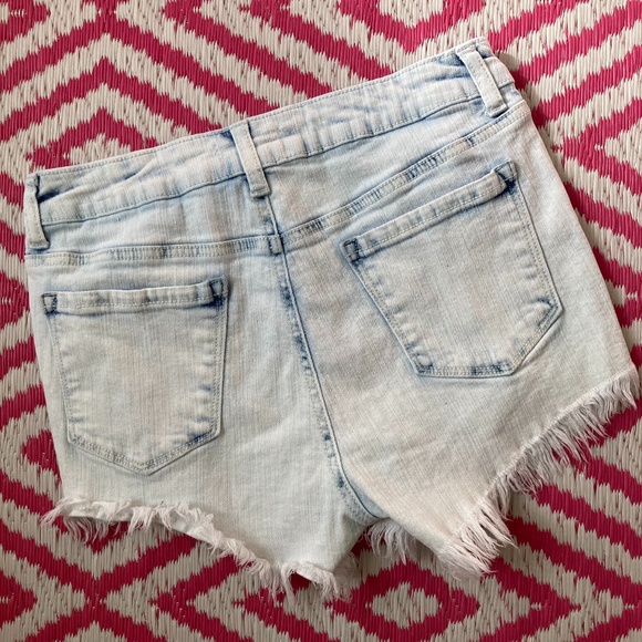 Altar'd State Acid Wash Distressed Jean Shorts 27 - Picture 4 of 6